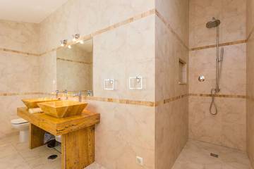 Villa for 30 People in Luz, Faro District, Photo 4
