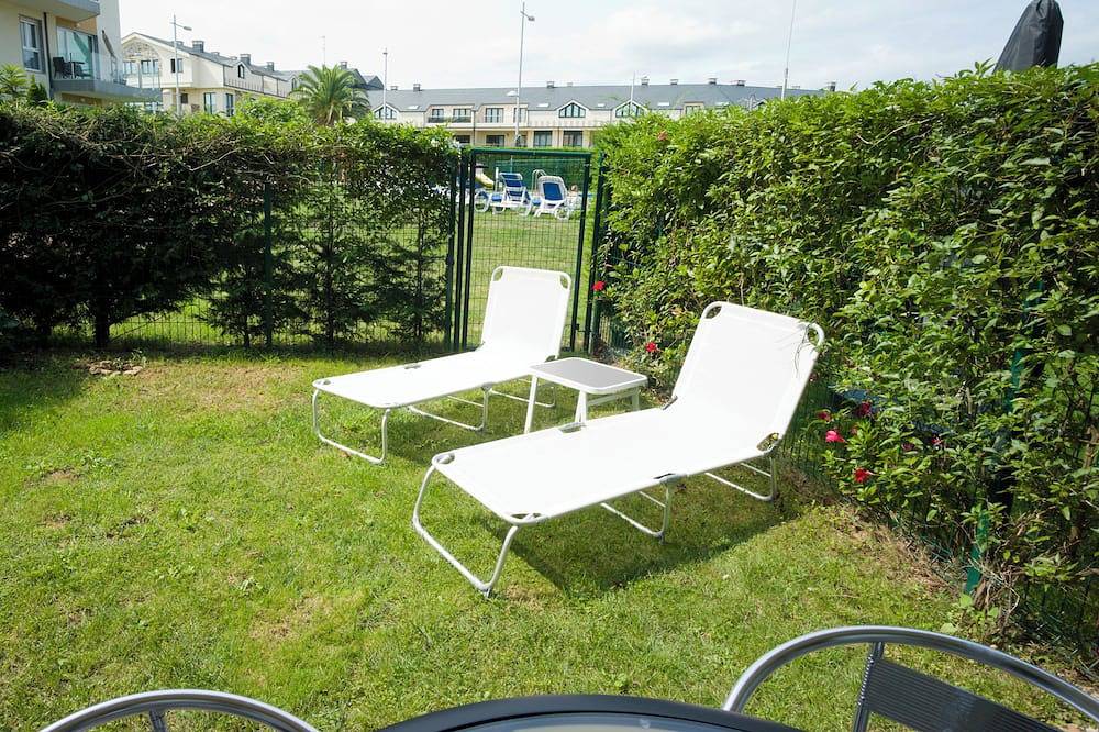 Entire apartment, Premium Apartment Playa Altar 2 (Private Garden) in Barreiros, Galician Coast