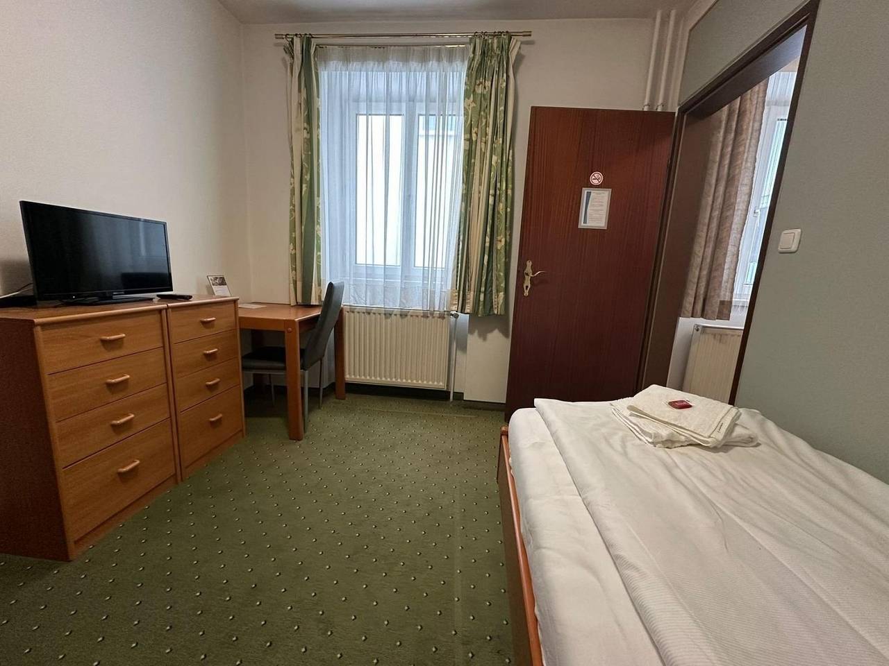 Ganze Ferienwohnung, Mariazellerhof Room 014 in St. Pölten, Mostviertel Region
