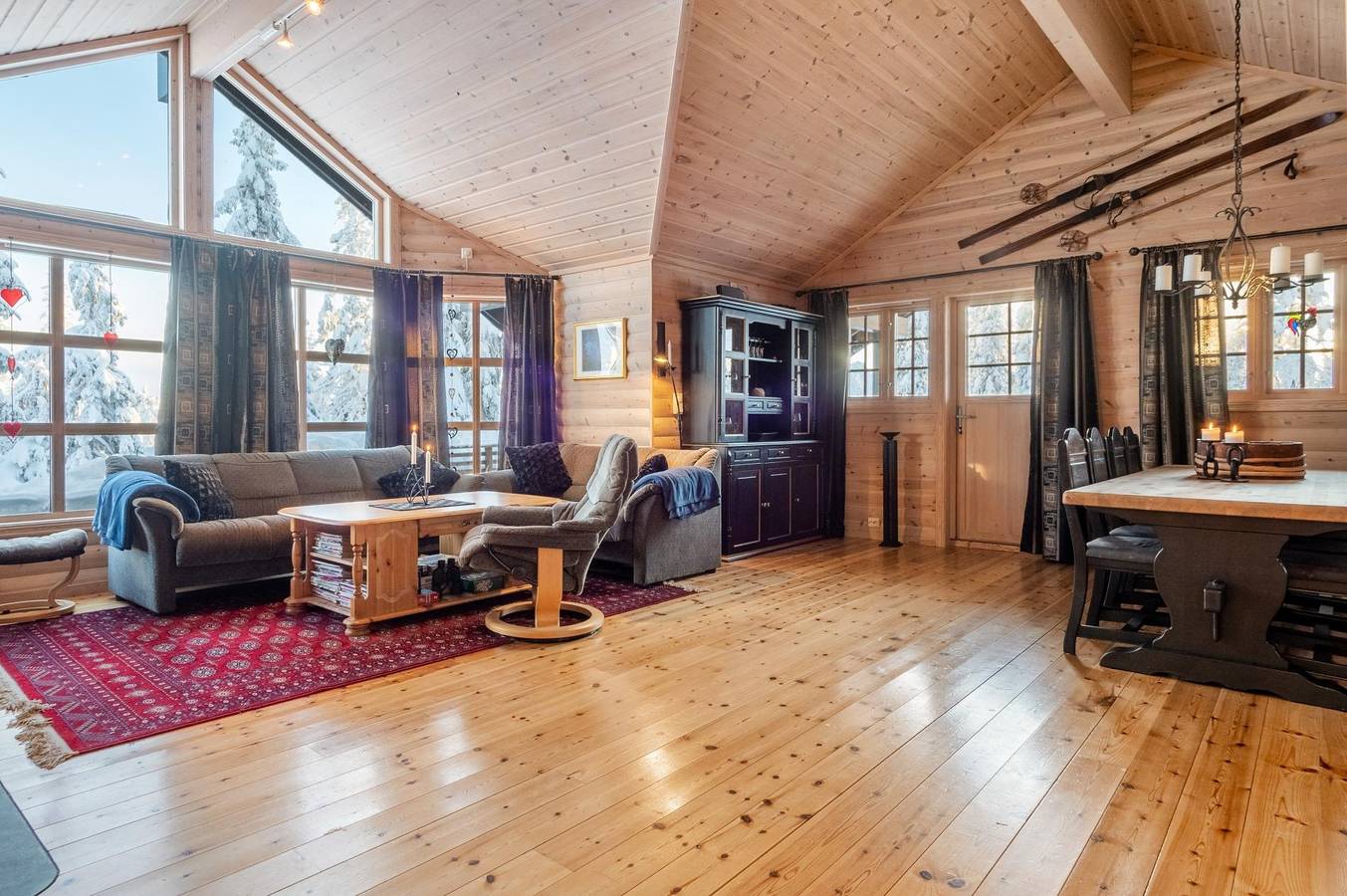 Ferienhaus für 8 Personen mit Terrasse in Løten