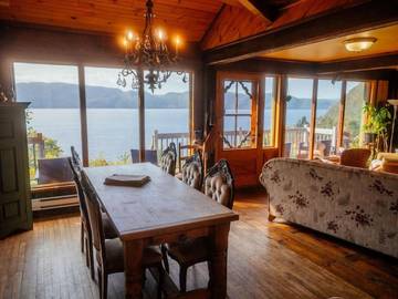 Gîte pour 12 personnes, avec vue et terrasse, animaux acceptés dans Sainte-Rose-du-Nord