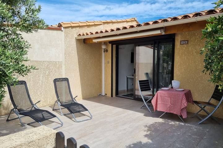 Location de vacances pour 2 personnes, avec terrasse et piscine dans Cap d'Agde naturiste - 3