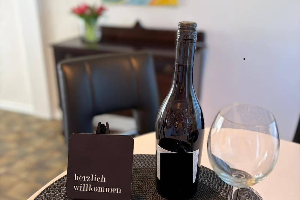 10 Minuten von Koblenz entfernt Ferienhaus Hofgut von Schaewen. in Rhens, Osteifel
