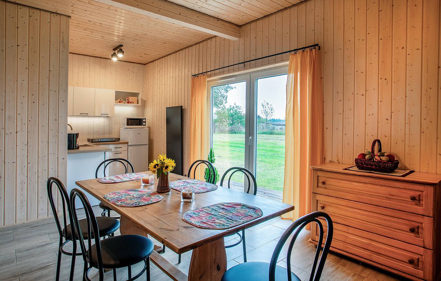 Cały apartament wypoczynkowy, Apartament wakacyjny dla 6 osób z taras in Bory Tucholskie