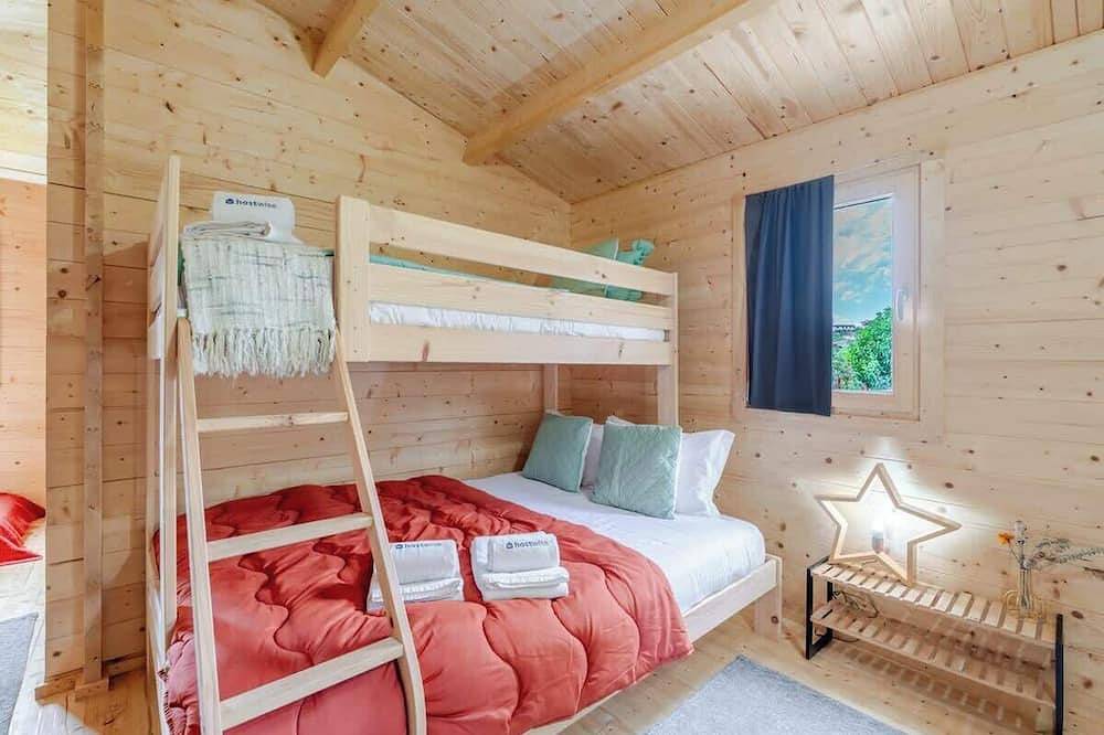 Abrigo dos Maias - A Soulful Retreat by Hostwise in Paredes de Viadores e Manhuncelos, Porto District