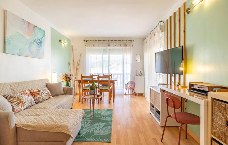 Apartamento vacacional entero, Acogedor Apartamento con Piscina, WiFi, Cerca del Centro en Albuñol in Albuñol, Cordillera Penibética