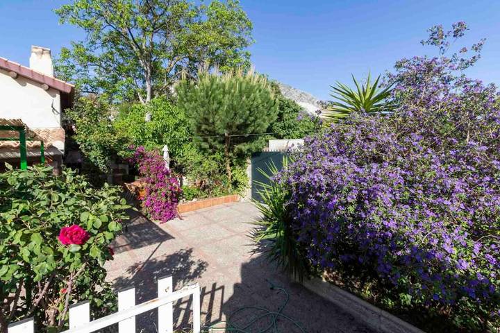 Location de vacances pour 5 personnes, avec piscine et jardin ainsi que balcon et vue à Dúrcal - 2