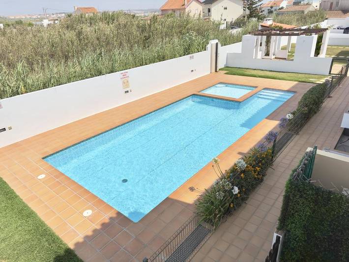 Apartamento de férias para 7 pessoas, com piscina e terraço e ainda vista em Baleal