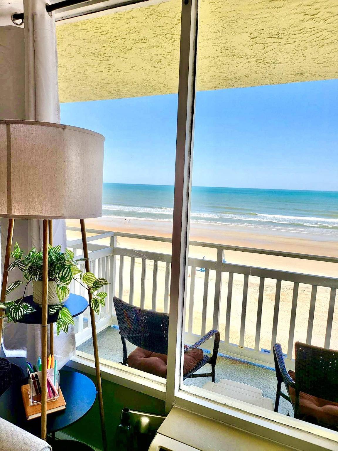 Ganze Wohnung, The Lookout - Oceanfront at Symphony Beach Club in Ormond Beach, Florida