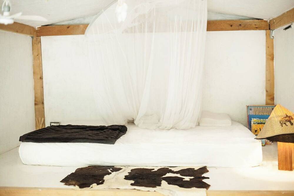 Terre libre 2, glamping. Hutt with garden and access to a river. in Fayence, Draguignan Region