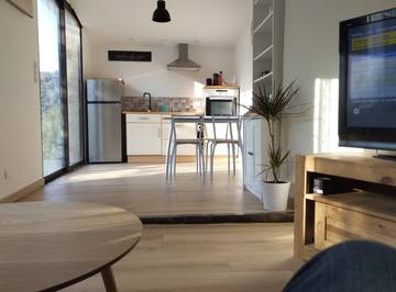 Gîte pour 2 personnes, avec jardin et terrasse dans La Ceze La Roque Sur Ceze