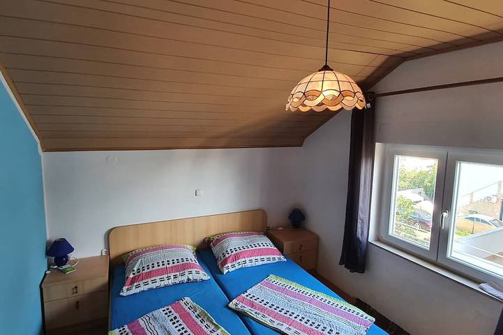 Ganze Wohnung, Nette, ruhige, und preiswerter Familienapartment mit Nähe zu Sandstrand in Privlaka, Zadar