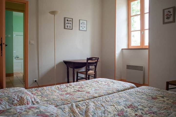 Gîte pour 6 personnes, avec jardin, animaux acceptés à Orgnac-sur-Vézère - 3