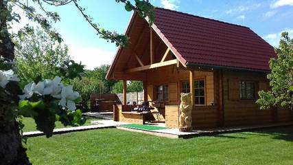 Chalet pour 4 personnes, avec jardin ainsi que jacuzzi et terrasse en Alsace