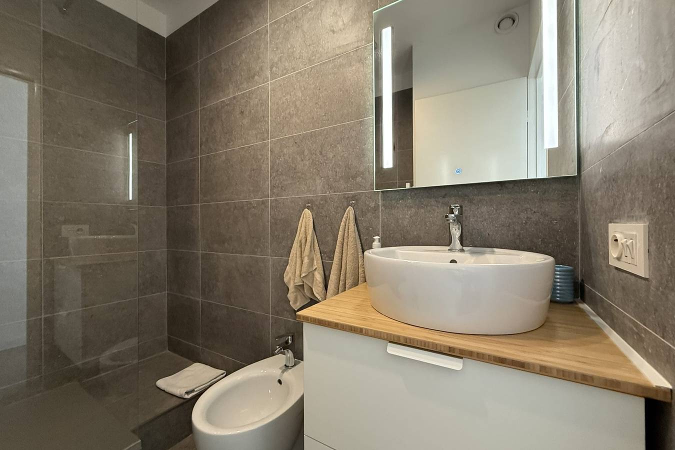 Appartement entier, 06Dj - Appartement vue mer 4 pers - terrasse in Villeneuve-Loubet Plage, Villeneuve-Loubet