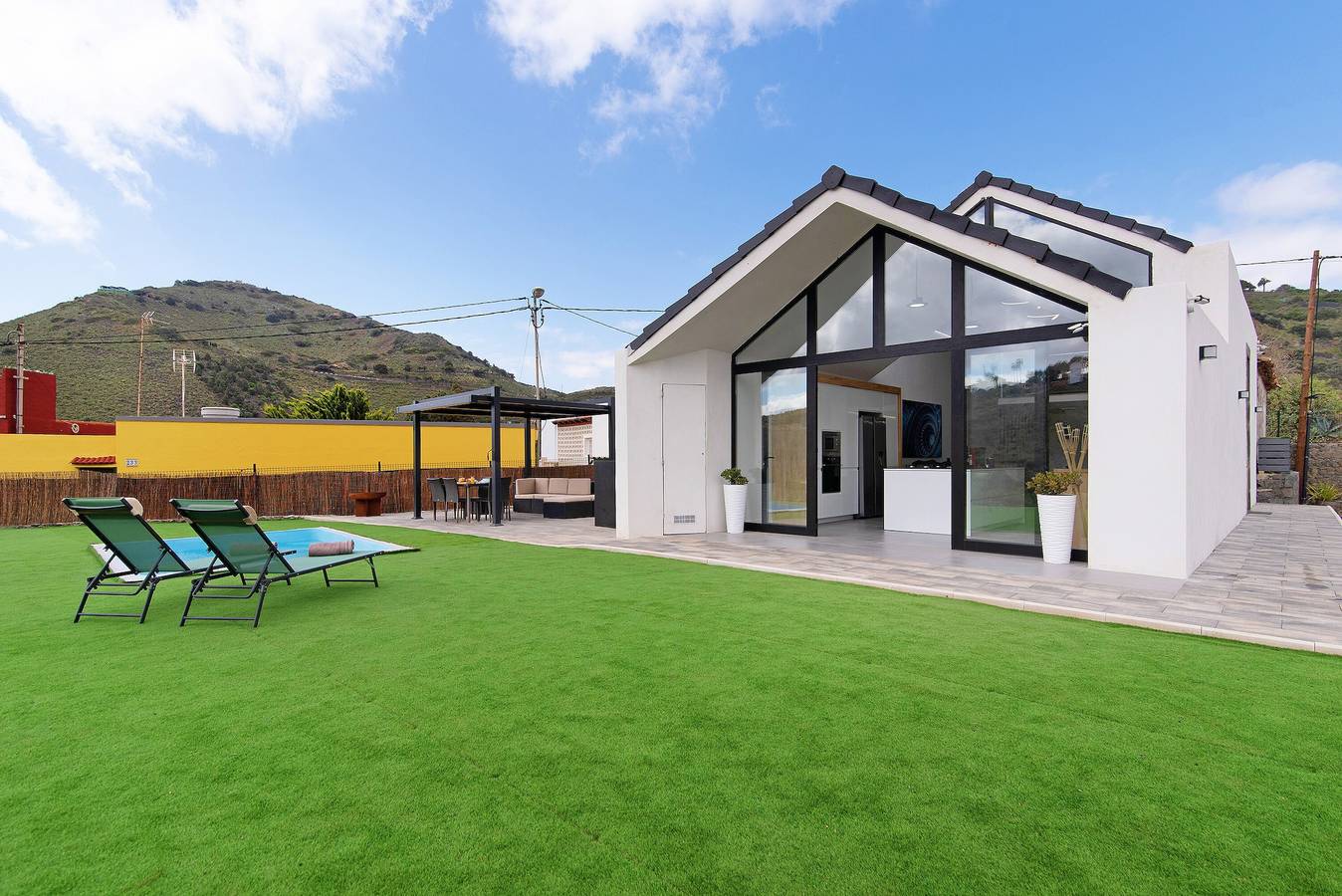 Maison de vacances "Enora" avec vue montagne, piscine privée et Wi-Fi in Las Palmas de Gran Canaria, Grande Canarie du Nord