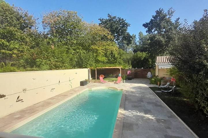 Location de vacances pour 4 personnes, avec Jardin et Piscine à Saint-Sauveur (Dordogne)