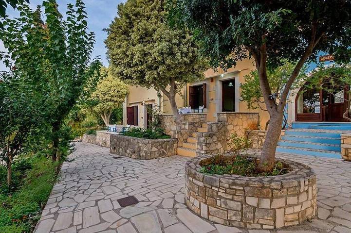 Ferienhaus für 13 Personen, mit Balkon und Pool