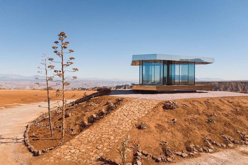 The glass house in the gorafe desert in Gorafe, Géoparc de Grenade