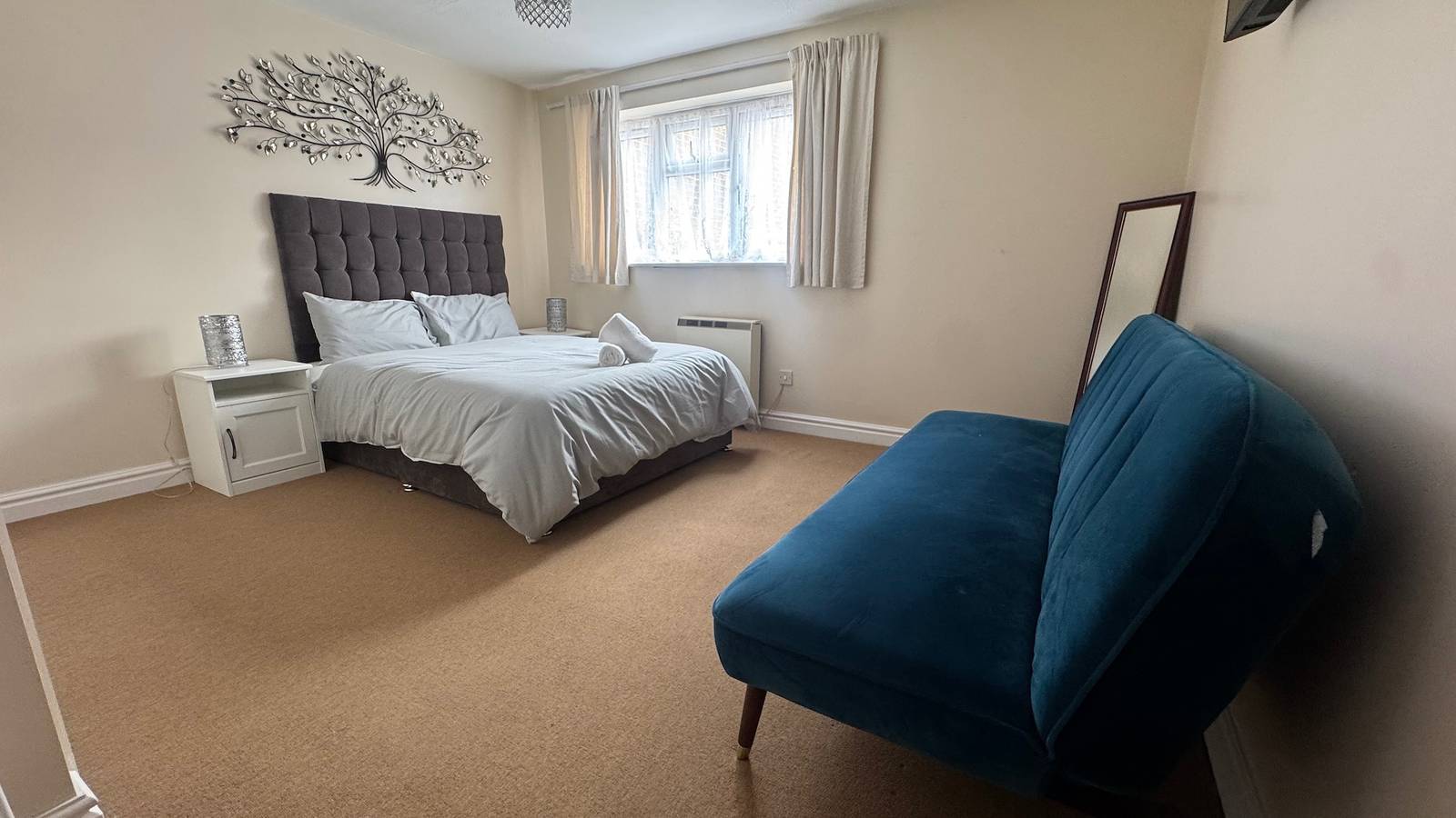 Ganze Ferienwohnung, Sleeps4-Freeparking-Familyfriendly-Wcaccessible in Milton Keynes, Südostengland