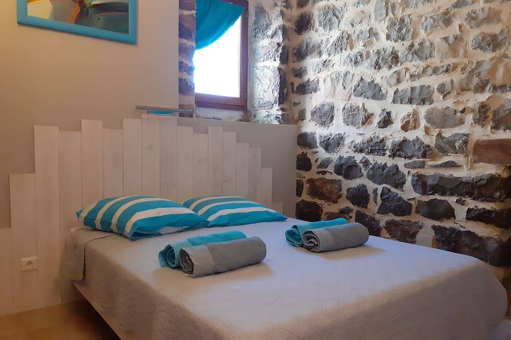 Gîte Magnan*** au calme, 55 m², charme et nature, piscine chauffée, sud Ardèche in Joyeuse, Ardèche