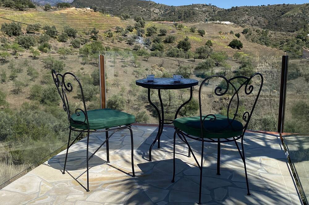 Unique 2 Bed 2 Bath Villa near Sedella. Stunning views & heatable pool. in Sedella, Provincia de Málaga