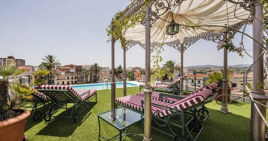 Hotel for 10 people, with Terrace and Pool as well as Sauna in Mérida