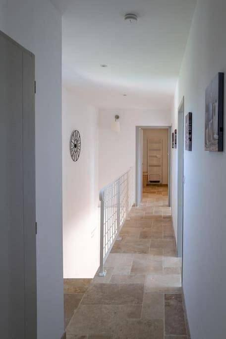 Location de vacances pour 7 personnes, avec Terrasse ainsi que Jardin et Piscine à Lagarde-Paréol - 2
