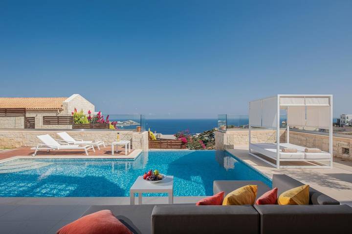Ferienhaus für 8 Personen, mit Balkon und Terrasse sowie Garten und Pool in Agia Pelagia