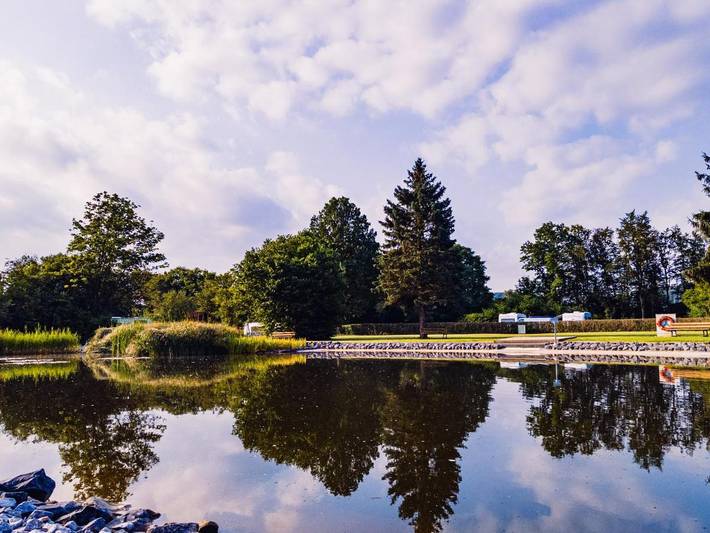 Camping für 6 Personen, mit Terrasse und Pool sowie Ausblick und Garten - 1