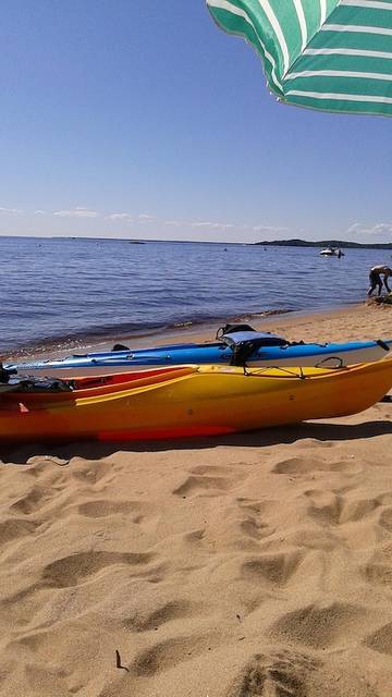 Vacation Rental for 6 Guests in Saguenay–lac-Saint-Jean, Picture 2