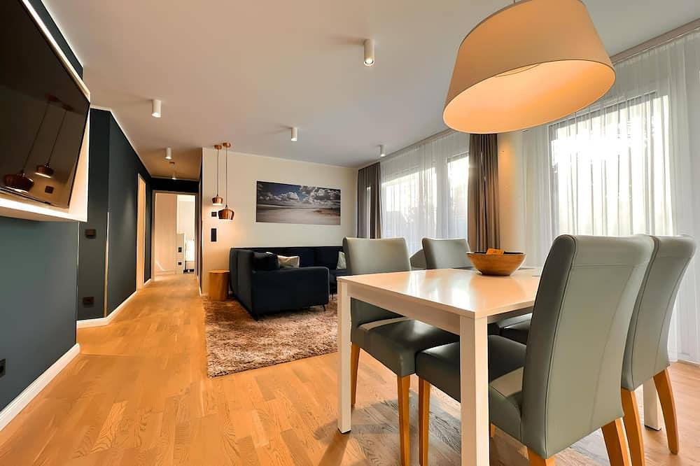 Appartement entier, Luxuriös Ausgestattete Ferienwohnung für Max. 4 Personen. Pool, Strand und Sauna in Waren, Lac Müritz