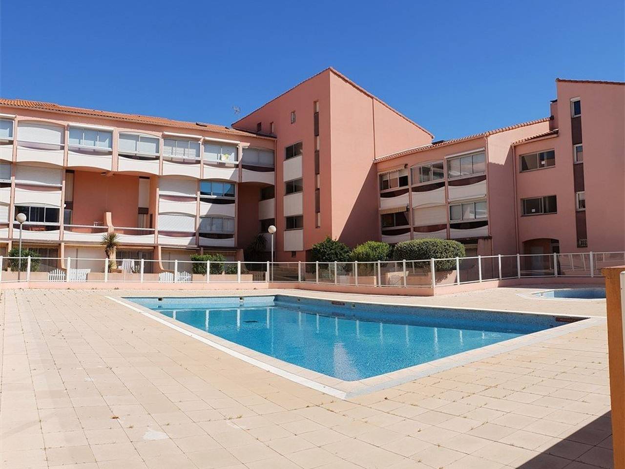 Entire apartment, Cozy Apt for 4 with Pool, Parking, 150m from Beach in Argelès-sur-Mer in La Côte Vermeille, Argelès-sur-Mer