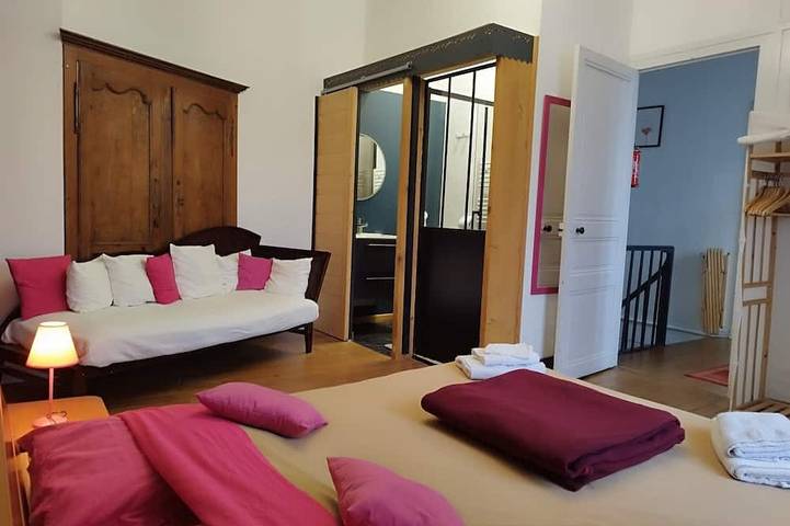 Location de vacances pour 25 personnes, avec terrasse et jardin ainsi que piscine et jacuzzi à Angoulins - 4