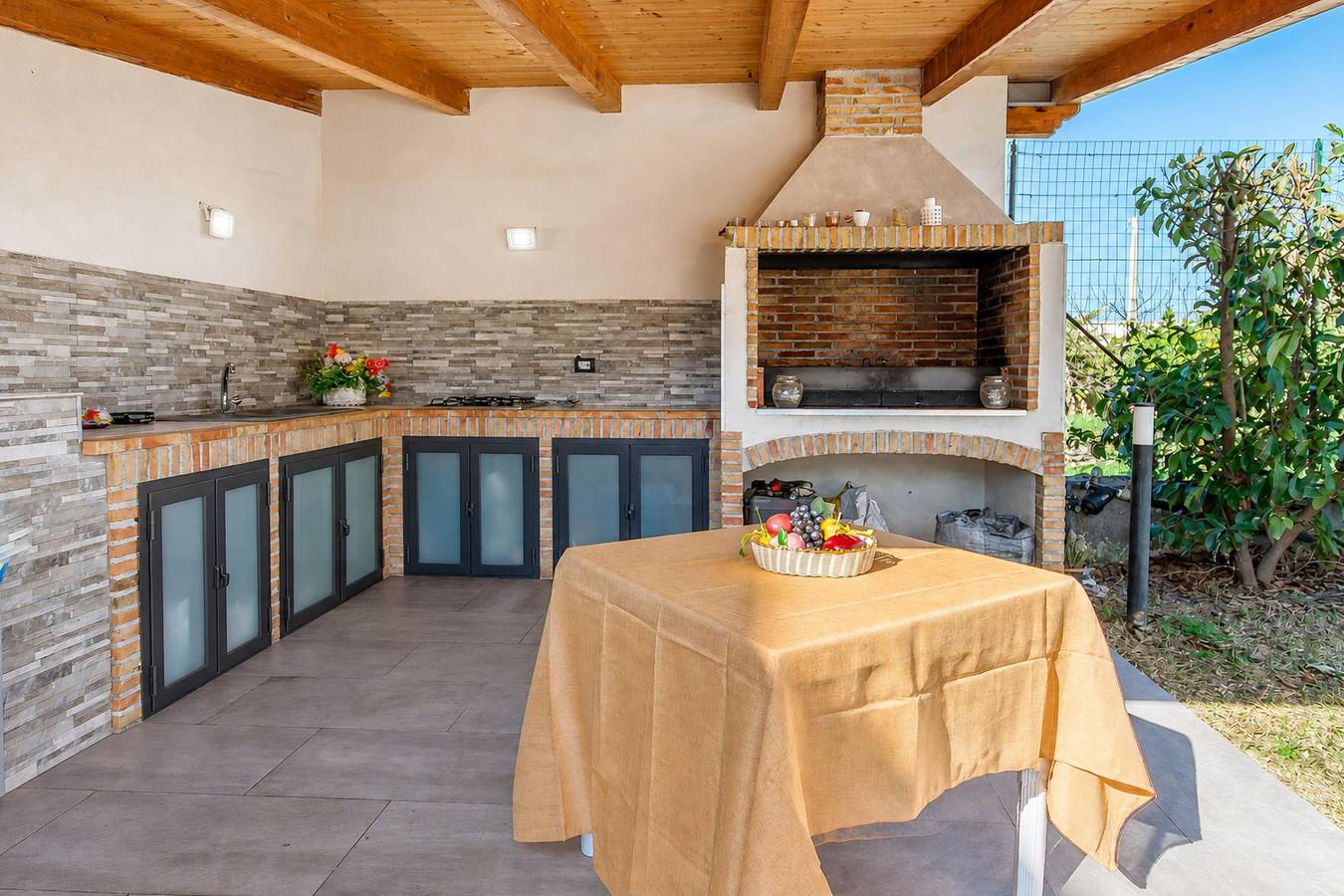 Appartamento intero, Casa Smeralda a 200m From The Sea in Villaggio delle Conchiglie, Augusta (comune)