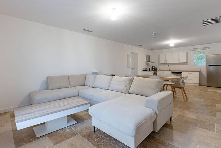 Gîte pour 6 personnes, avec jardin ainsi que piscine et vue à Pélissanne - 4