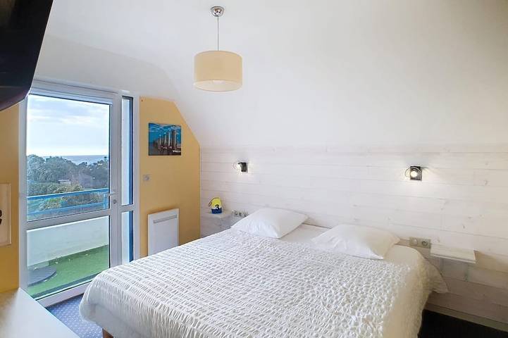 Gîte pour 8 personnes, avec balcon et jardin dans Plage Penhors Pouldreuzic - 4