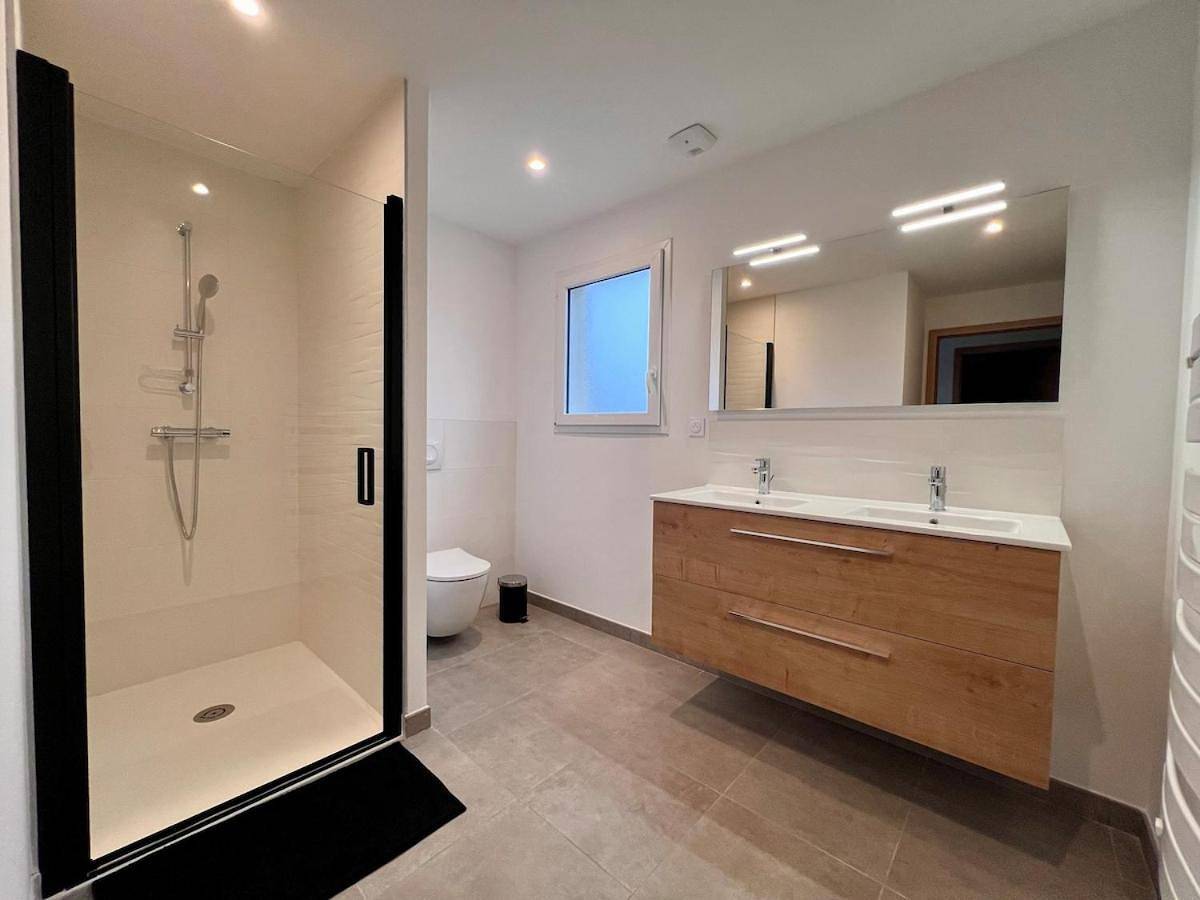 Three-Bedroom Villa in Besançon, Doubs