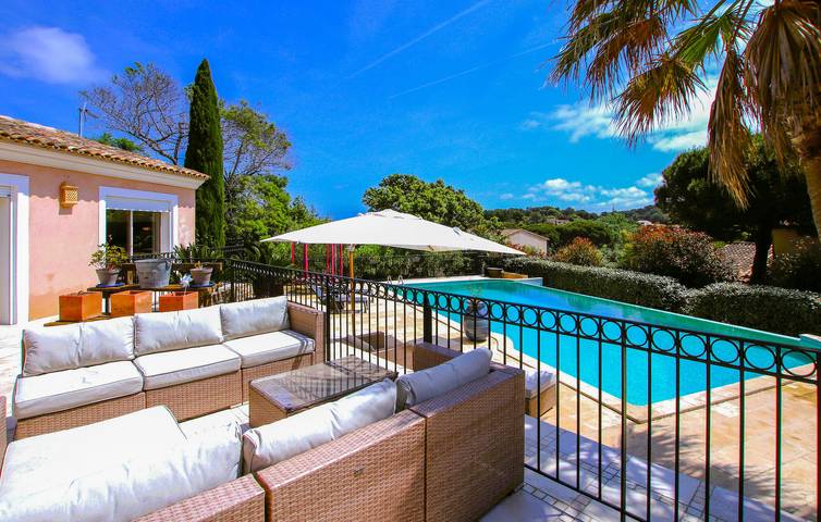 Location de vacances pour 8 personnes, avec jardin et sauna ainsi que piscine et terrasse, animaux acceptés à Giens - 2