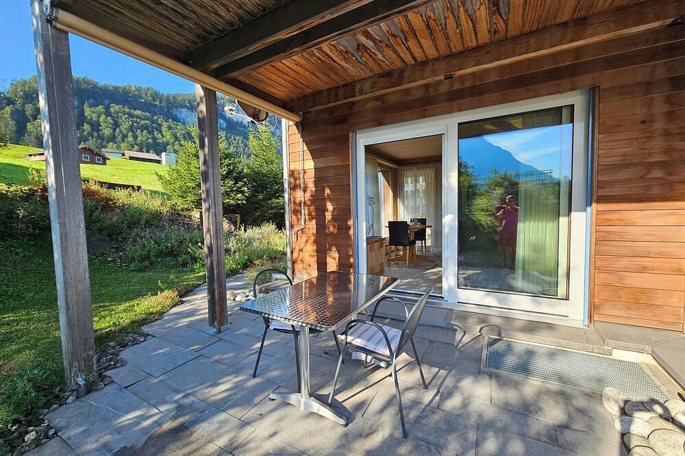 Ganze Wohnung, Apartment Enzian - ruhig, sonnig, Terrasse mit Berg- und Seeblick in Seelisberg, Vierwaldstättersee