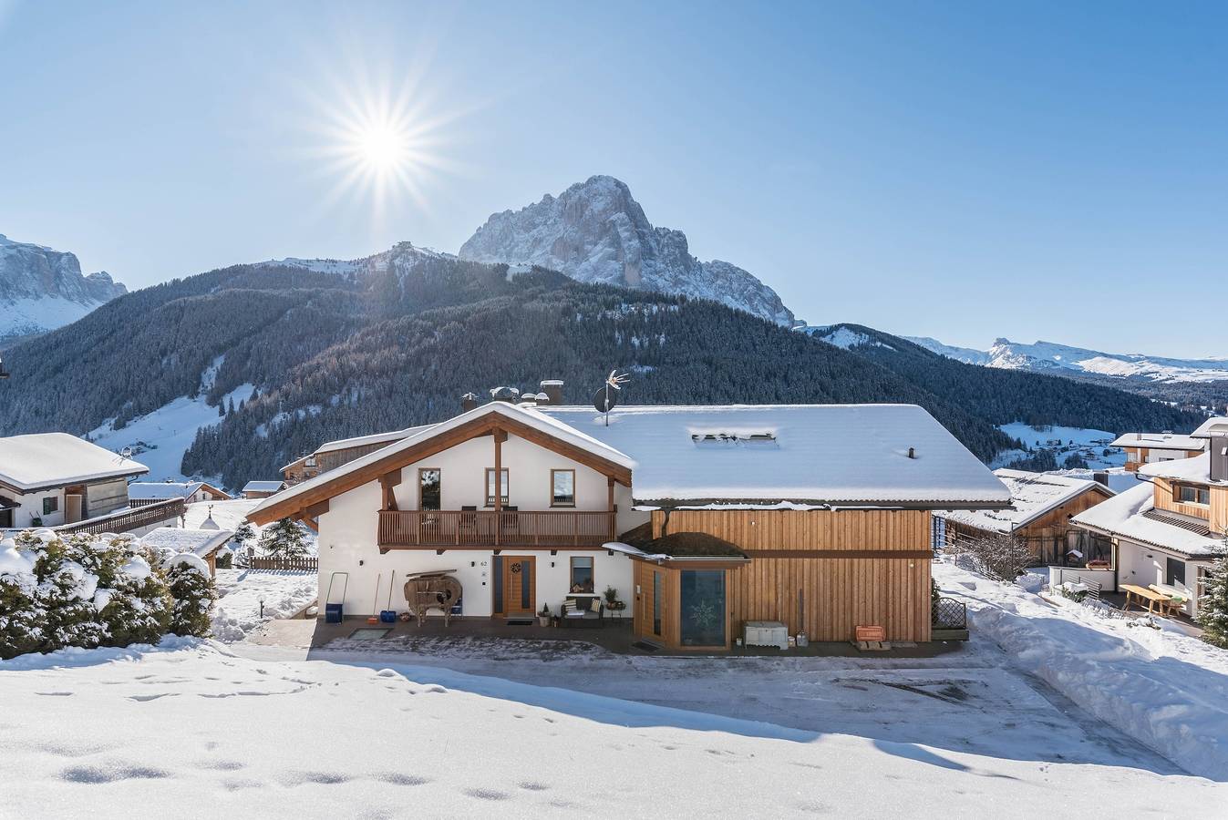 Monolocale intero, Appartamento monolocale "Villa Solinda - Rossini" con vista sulle montagne, balcone e Wi-Fi in Daunei, Selva di Val Gardena