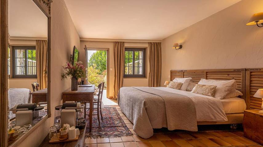 Gîte pour 2 personnes, avec Balcon et Terrasse ainsi que Jardin et Piscine à Levie - 4