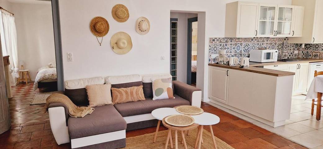 Gîte pour 6 personnes, avec terrasse à Arcins