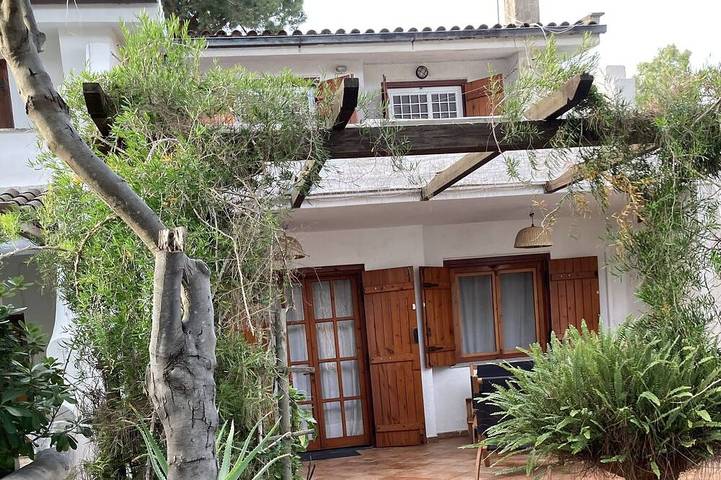 Location de vacances pour 7 personnes, avec Terrasse et Jardin à Fondi