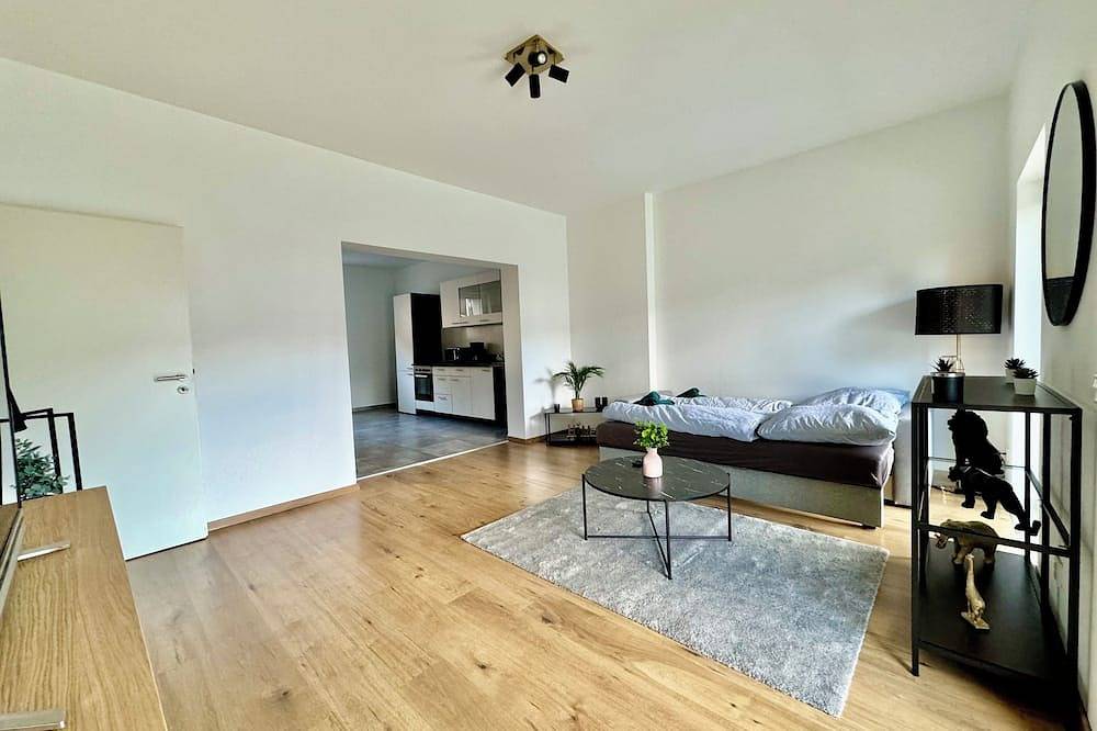Ganze Wohnung, Fewo Palmtrees-Geräumige 2,5 Zimmerwohnung mit Balkon im Herzen des Ruhrgebiets in Gladbeck, Kreis Recklinghausen