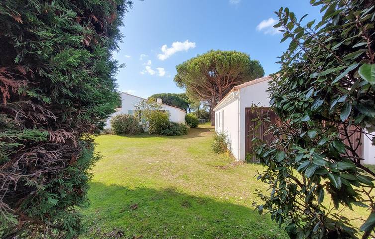 Location de vacances pour 9 personnes, avec jardin ainsi que terrasse et piscine à Les Portes-en-Ré - 2