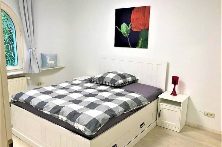 Ganze Wohnung, Exklusiv mit separatem Eingang in Detmold-Hiddesen in Detmold, Kreis Lippe