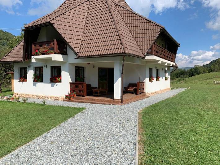 BnB für 2 Personen, mit Whirlpool und Terrasse sowie Garten und Ausblick in Alba (Romania)