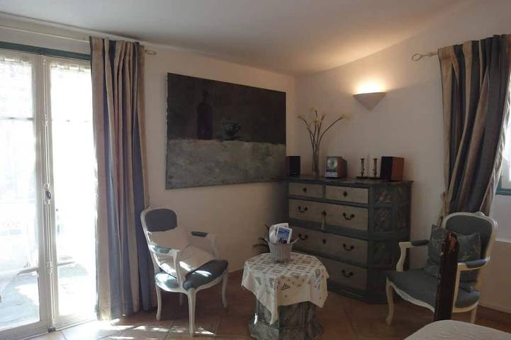 Mandelzimmer mit Whirlpoolbad in Le Plan-de-la-Tour, Mittelmeerküste (Frankreich)