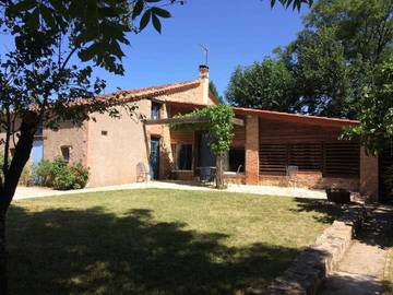 Gîte pour 4 personnes, avec terrasse à Montredon-Labessonnié
